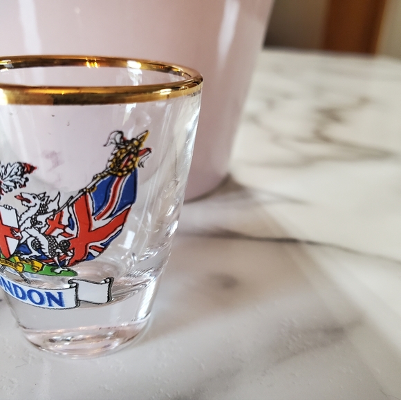 London Vintage Shot Glass with Gold Rim - Picture 6 of 9
